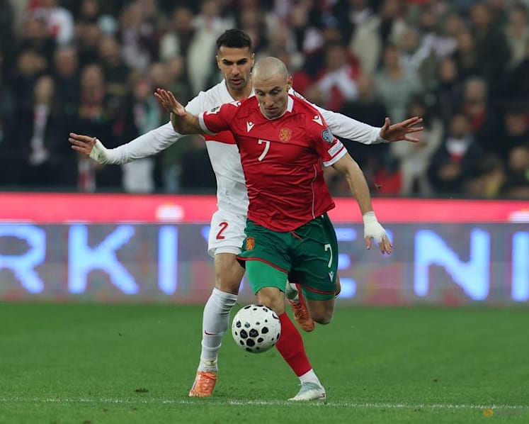 Turkey beat Bulgaria 2–0 to secure playoff place