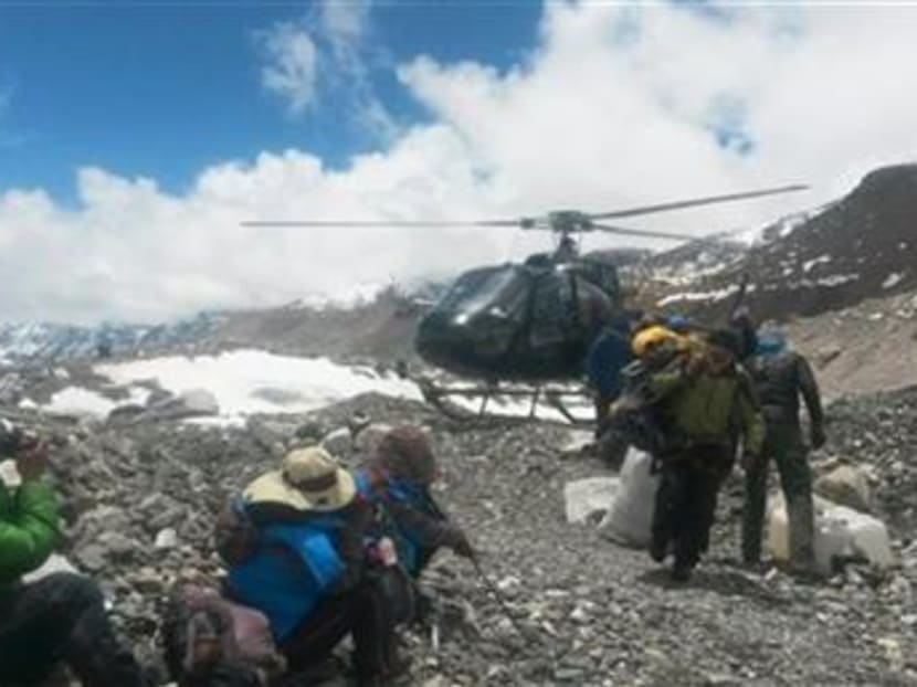 Nepal quake death toll tops 4,000; villages plead for aid