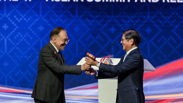 亚细安峰会和系列会议落幕 马国将轮值主席国棒子移交菲律宾