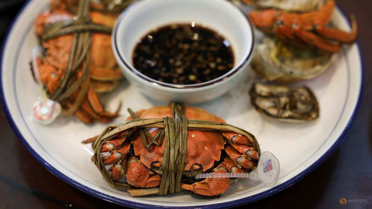 China's heatwaves threaten to dry up supply of 'hairy crabs'