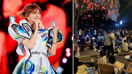 stefanie_sun_beijing_fans_outside_1.jpg