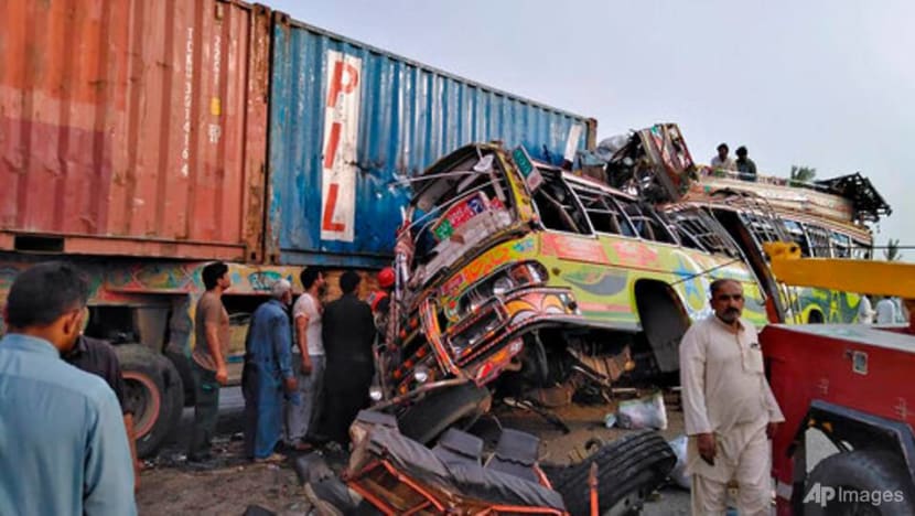 Bus crashes in Pakistan, killing 33 people and injuring 40