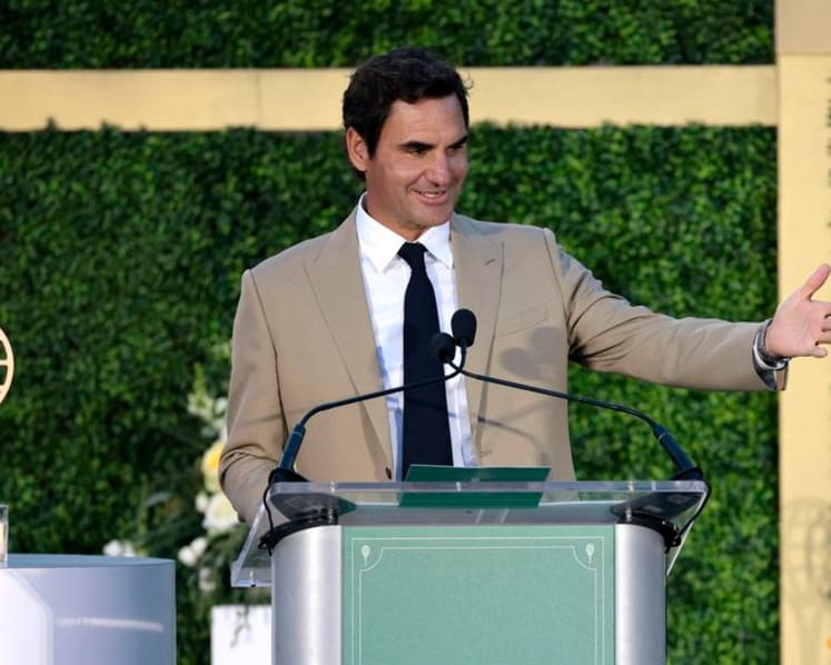Emotional Federer full of love and gratitude at Hall of Fame induction