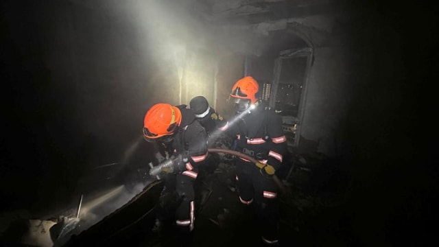 盛港一公寓单位凌晨失火 三住户失去意识送院救治