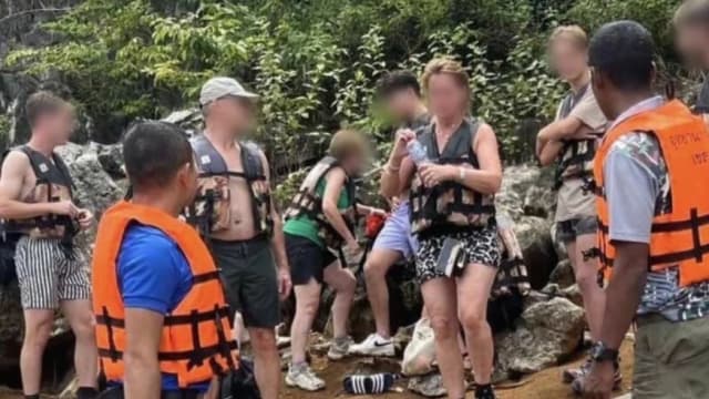 泰国长尾船翻覆 导游死亡16名外国游客获救