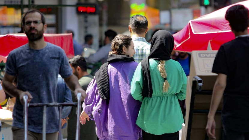 2 pelakon Iran didakwa, tidak berhijab di tempat awam