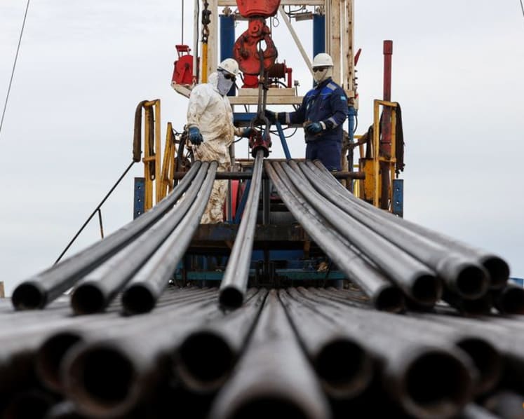 Oil set for weekly gains after US threatens indefinite blockade of Iran