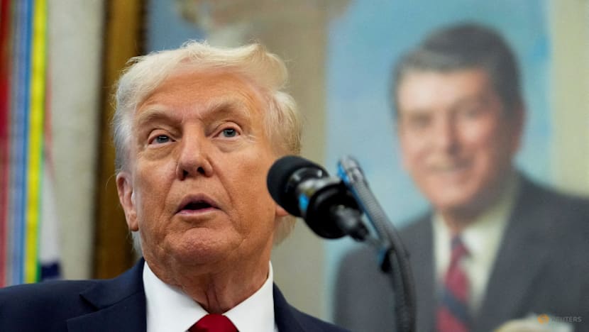 US government lurches toward shutdown, Trump threatens fresh cuts