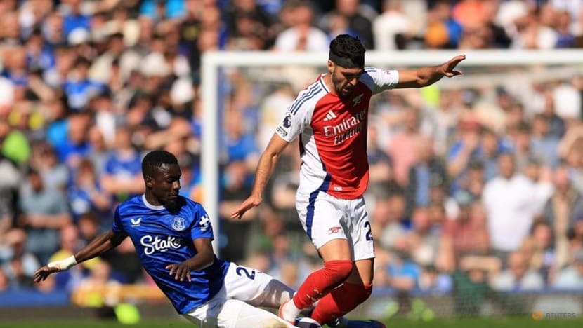 Arsenal's draw with Everton hands Liverpool a boost, Villa beat high-flying Forest Arsenal's draw with Everton hands Liverpool a boost, Villa beat high-flying Forest