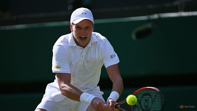 Sinner breezes past Brooksby for place in Wimbledon fourth round