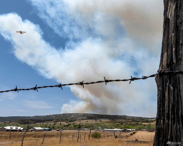 Unprecedented gusts expected to fan wildfires in New Mexico