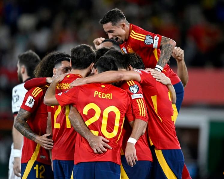 Spain beat Georgia 2-0 to edge closer to World Cup spot