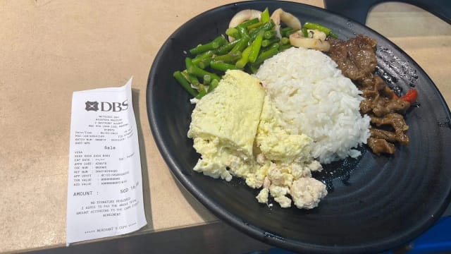 一肉一菜一蛋卖16元 食客吐槽经济菜饭不经济