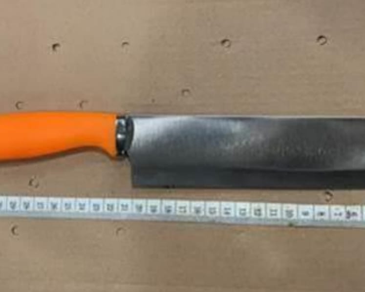 Man arrested near Clementi coffee shop for carrying offensive weapon