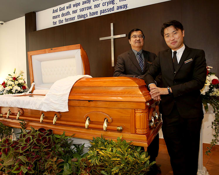 Balloons and online memorials: How a millennial is changing the funeral business