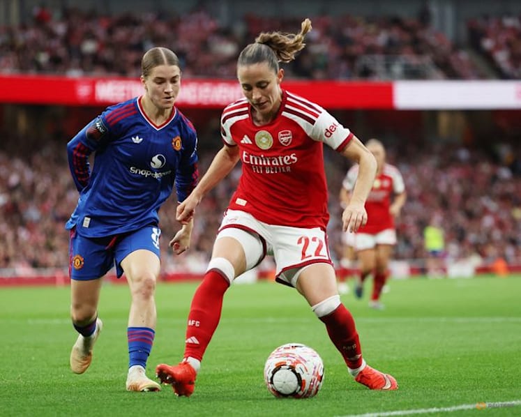 Holmberg's stoppage-time goal rescues Arsenal draw at Man United in WSL