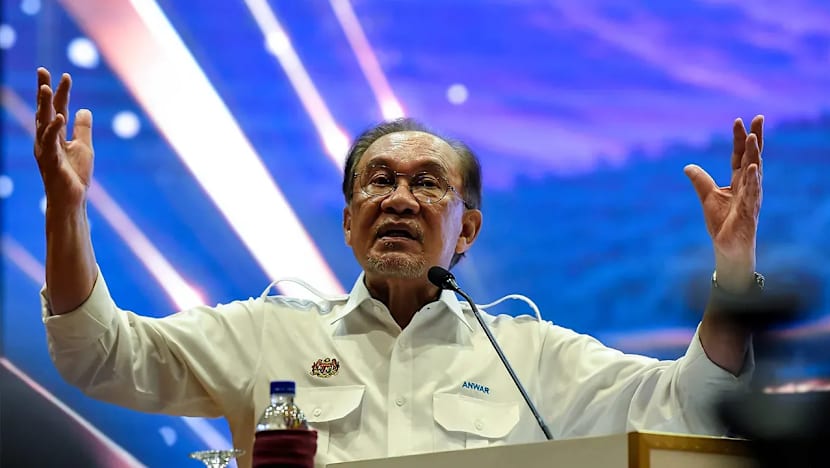 PM Anwar kekalkan subsidi; tolak cadangan naikkan harga minyak
