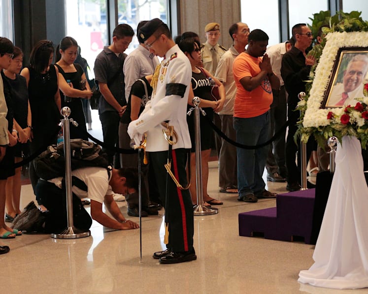 Young and old bid goodbye to S R Nathan