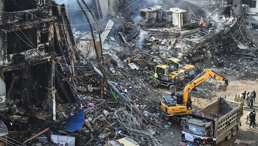 Karachi mall fire death toll rises to 28 as rescuers recover 5 more bodies