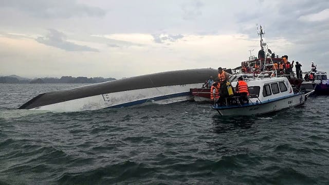 越南下龙湾游船倾覆搜救行动结束