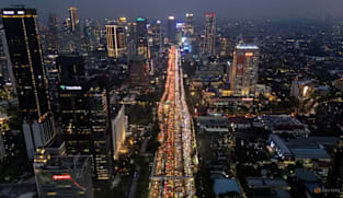 Fitch says no immediate downgrade if Indonesia's deficit tops 3% due to Iran war impact