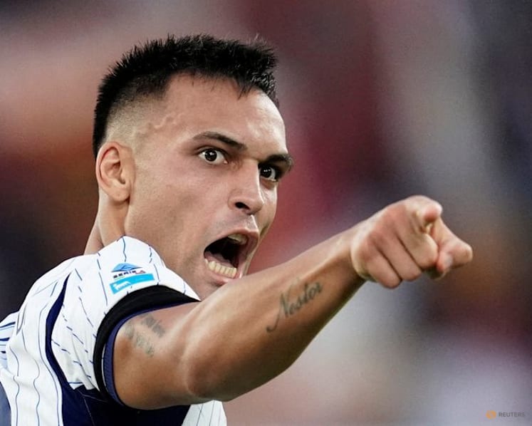 Martinez nets double as Inter come back to draw 2-2 with Roma
