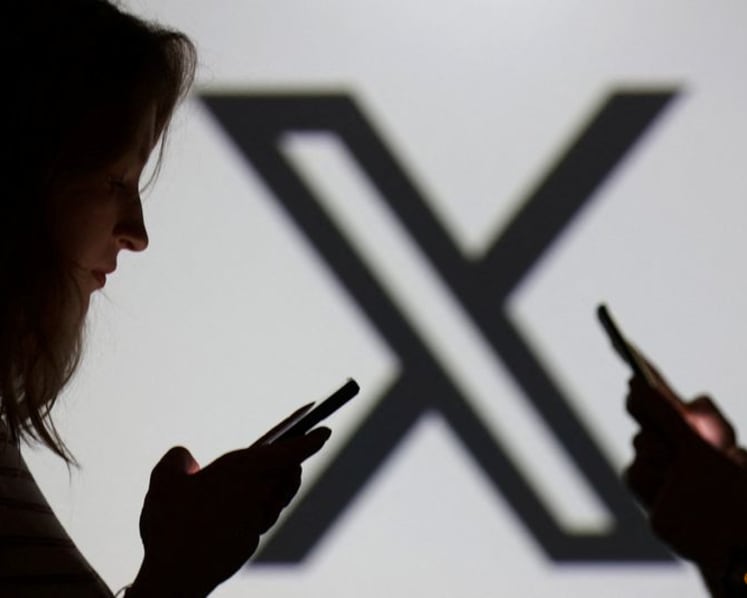Musk's X submits remedies relating to its blue check mark, EU spokesperson says