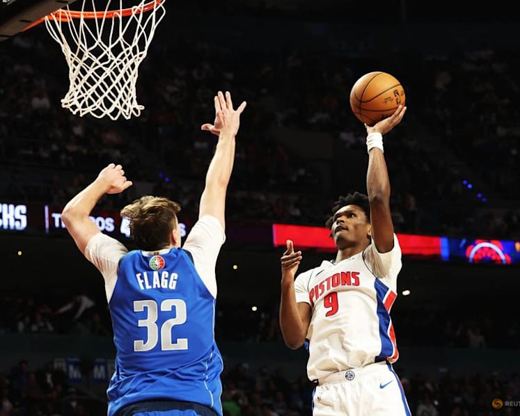 Pistons edge Mavericks amid Day of the Dead color and Mexico City roar