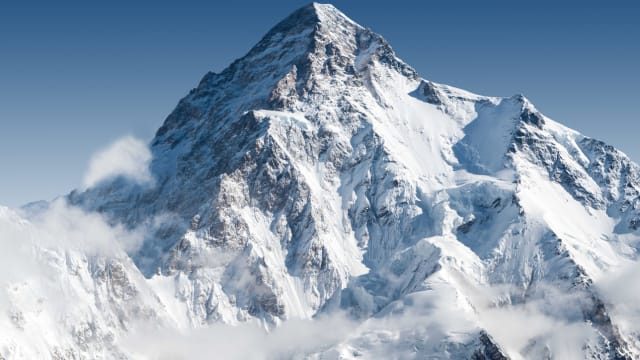 挑战世界第二高峰 两日本登山客意外坠落