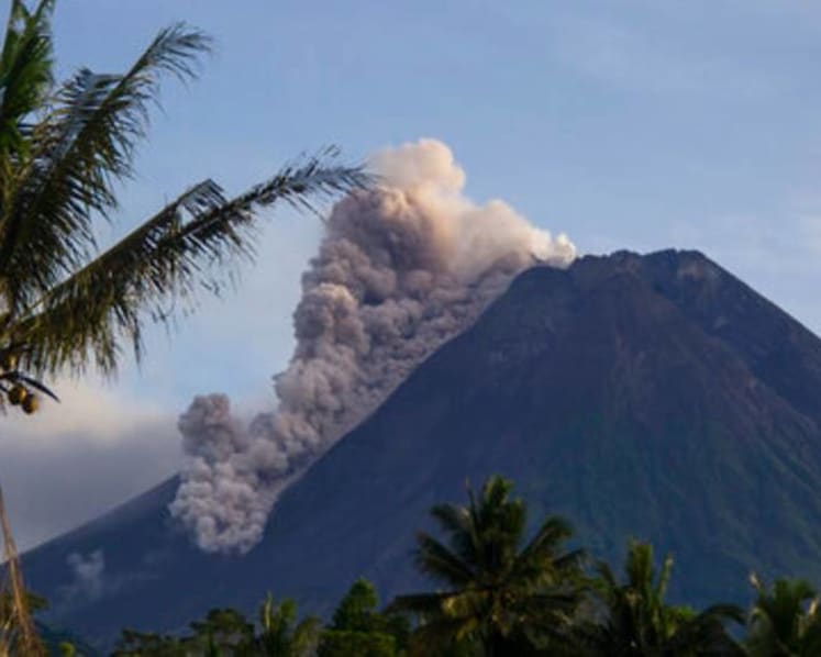 Indonesia's Merapi volcano spews ash, debris in new eruption