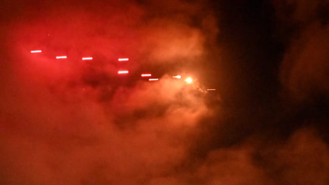 乌克兰基辅遭大规模空袭 至少一栋住宅被击中