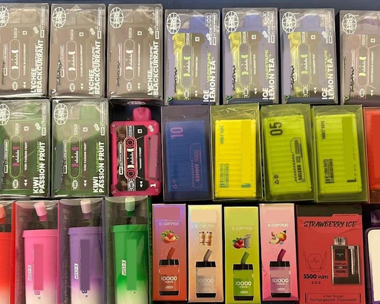 2 teenagers among 4 people nabbed at Tuas Checkpoint for allegedly importing e-vaporisers from Johor Bahru