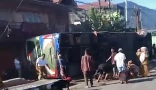 Diduga rem blong, 12 tewas dalam kecelakaan maut bus ALS di Padang Panjang