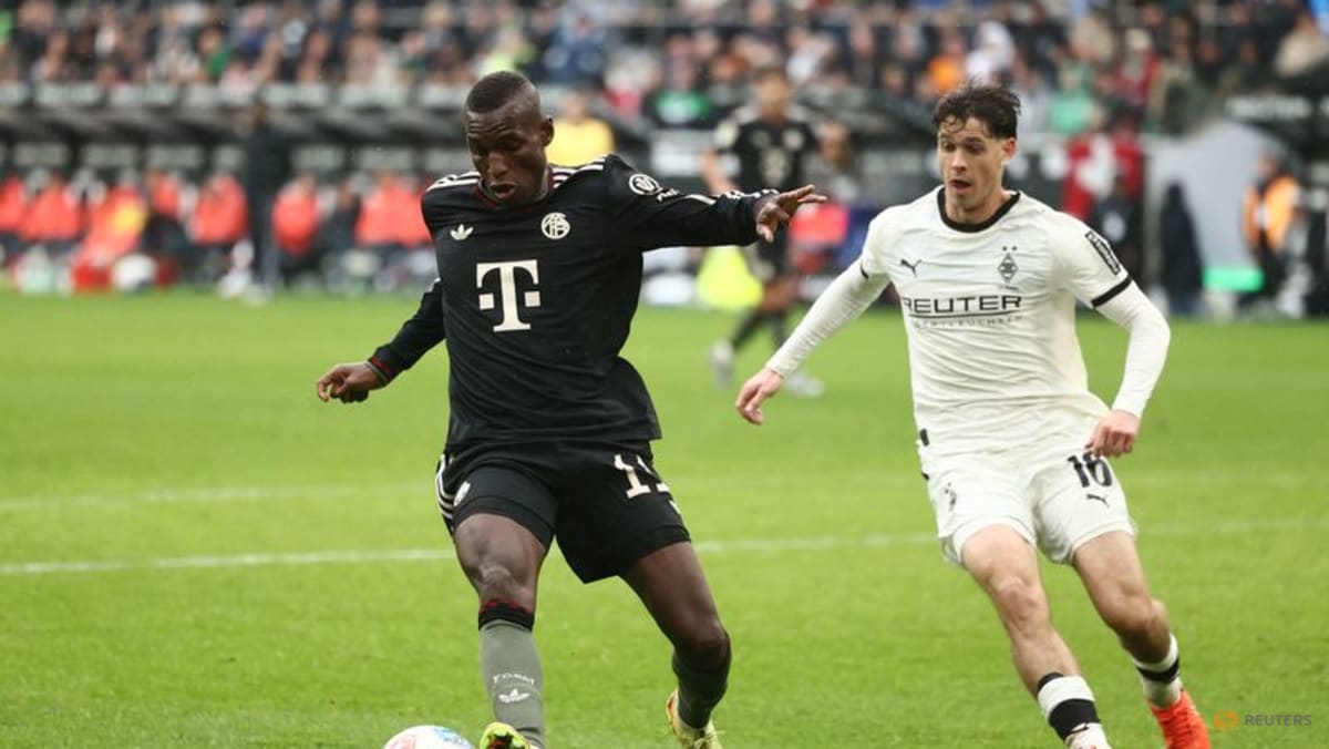 Bayern cruise past Gladbach 3-0 to stretch perfect season run to 13 straight wins