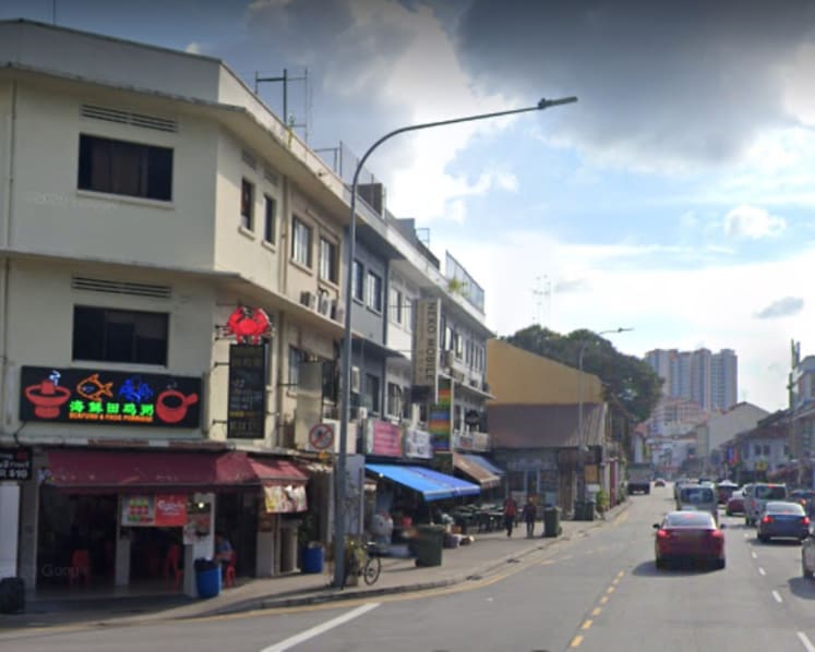 Man fined for flipping tables, lying on the road in Geylang