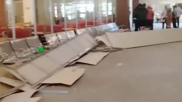 菲律宾机场天花板坍塌 多人受伤