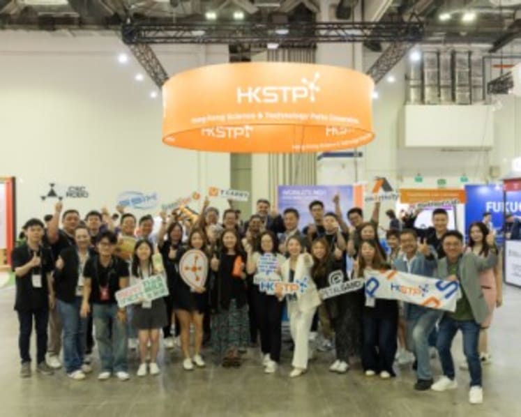 HKSTP Debuts at SWITCH 2025 Singapore with Hong Kong Startups Shining at Prestigious SLINGSHOT Pitch Event
