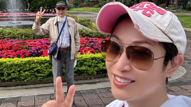 陈法蓉带爸爸回“爱情的起点”　双亲都是台大生
