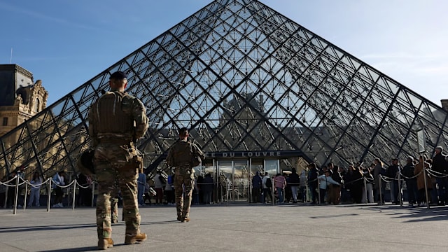 卢浮宫珠宝盗案涉案者皆为小罪犯 非职业窃贼