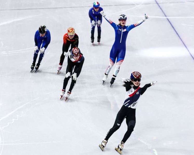 Short track-South Korea's Kim wins women's 1,500m, Fontana misses out on medal