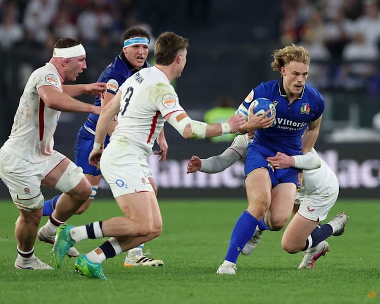 Italy will win Six Nations soon, says wing Lynagh