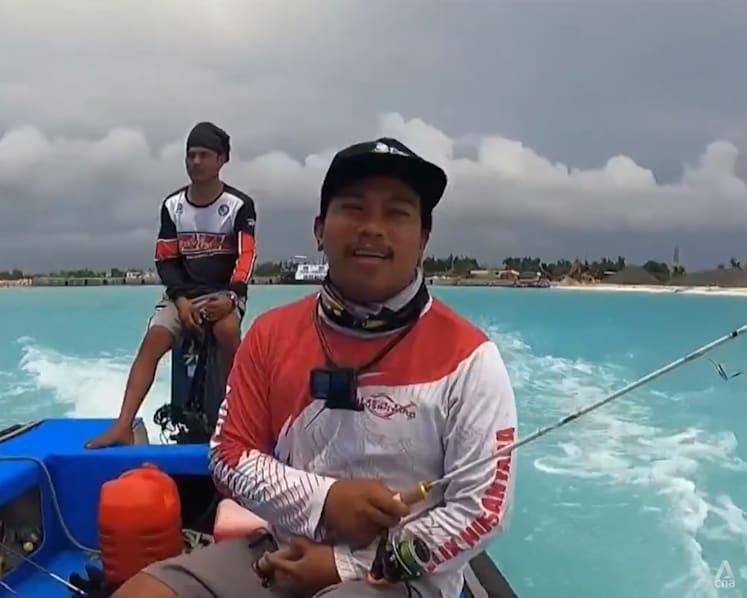 Philippines starts bringing tourists to disputed Spratly Islands in South China Sea