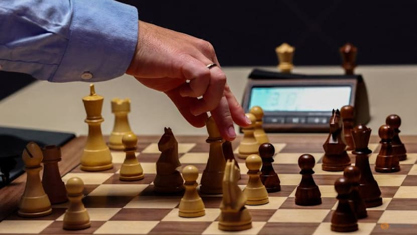 Chess-Norway's Carlsen claims sixth world rapid chess title in Qatar