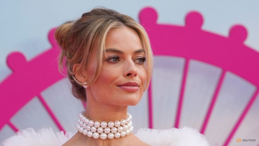 Margot Robbie dan Colin Farrell akan bintangi A Big Bold Beautiful Journey, film garapan sutradara Pachinko Margot Robbie dan Colin Farrell akan bintangi A Big Bold Beautiful Journey, film garapan sutradara Pachinko