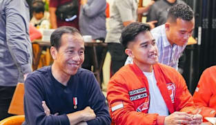 Jokowi mungkin sudah pensiun, tapi tidak dengan ambisi politiknya