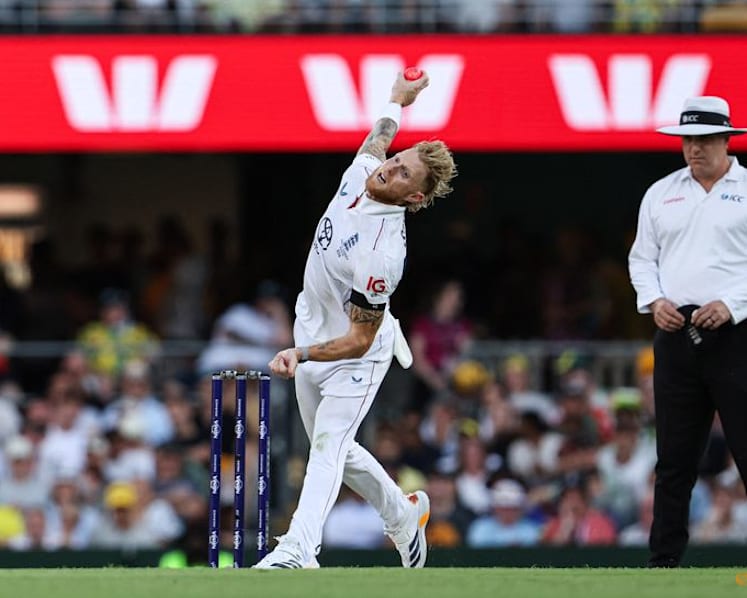 Australia take lead in second Ashes test as England fumble at the Gabba
