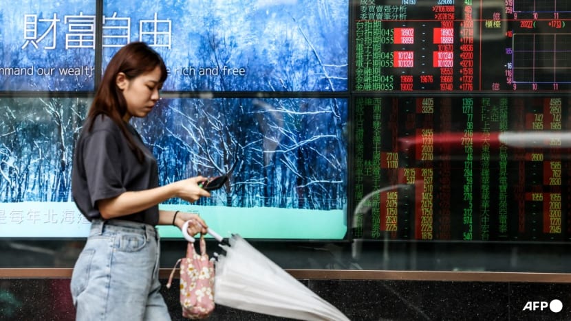 Stocks struggle as Nvidia takes centre stage amid AI bubble fears