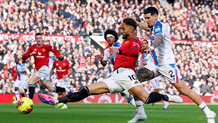 Man United climb to third in table with come-from-behind win over Palace