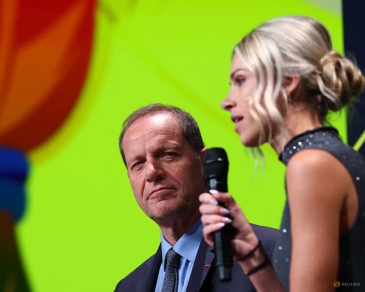 Montmartre finale for men's Tour de France and women to climb Mont Ventoux