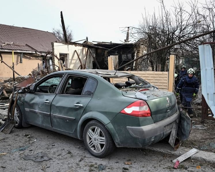 Ukraine says talks to resolve war will continue in US on Sunday